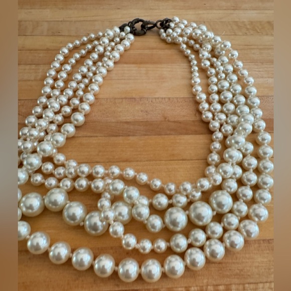 Jcrew layered pearl necklace. Only worn a few times. $28 - Picture 2 of 3